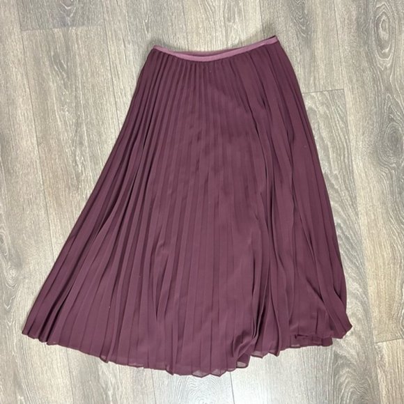 Aritzia Babaton Jude Skirt High Waisted Pleated Midi Burgundy Size Small - Picture 5 of 14